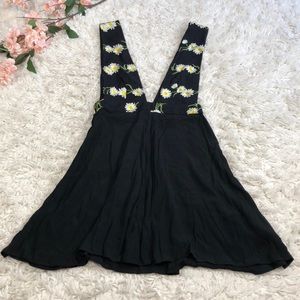 🔥5/25 sale🔥Fashion nova low cut fit & flare dres